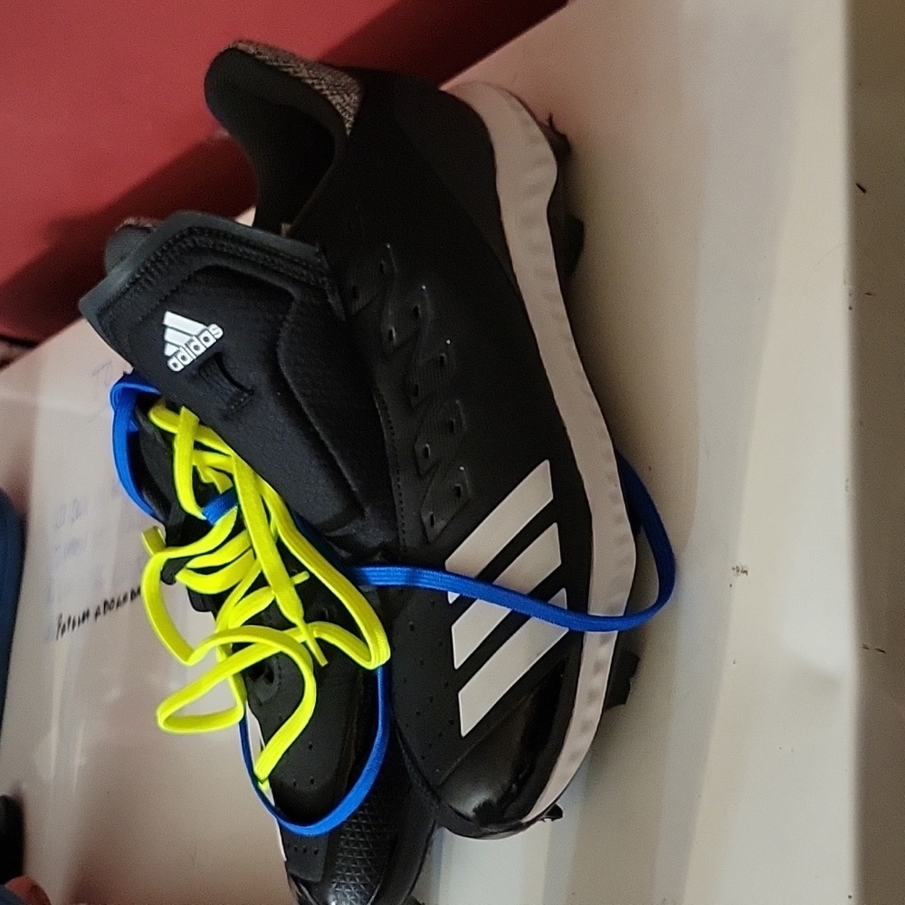 New Adidas  baseball cloats size 13